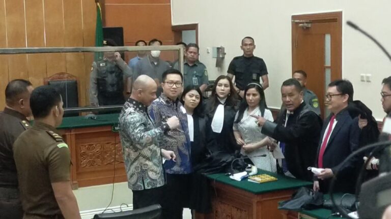 Ekspresi Teddy Minahasa usai Divonis Penjara Seumur Hidup