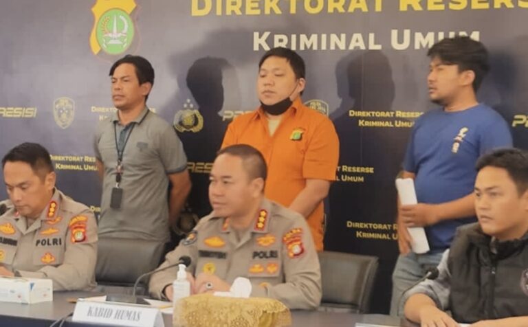 Pengemudi Koboi Mengaku Menyesal Todongkan Pistol