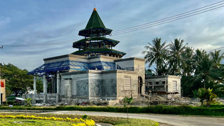 Ada Masjid Cengho di Lokasi Tambak Udang Randomayang