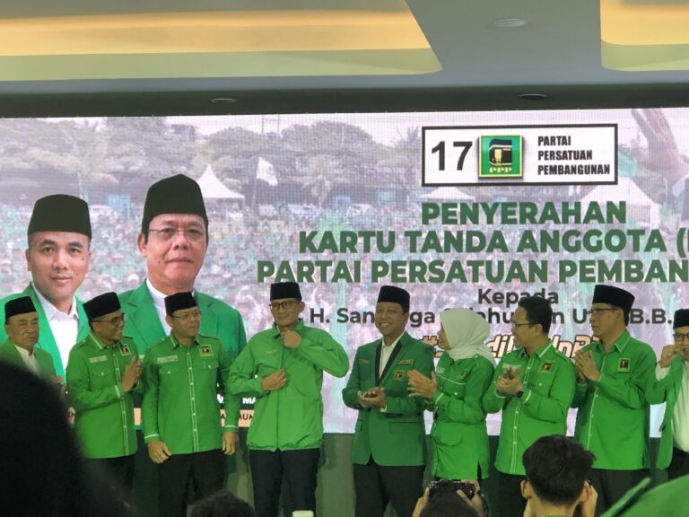 Sandiaga Uno Resmi “Log In” PPP