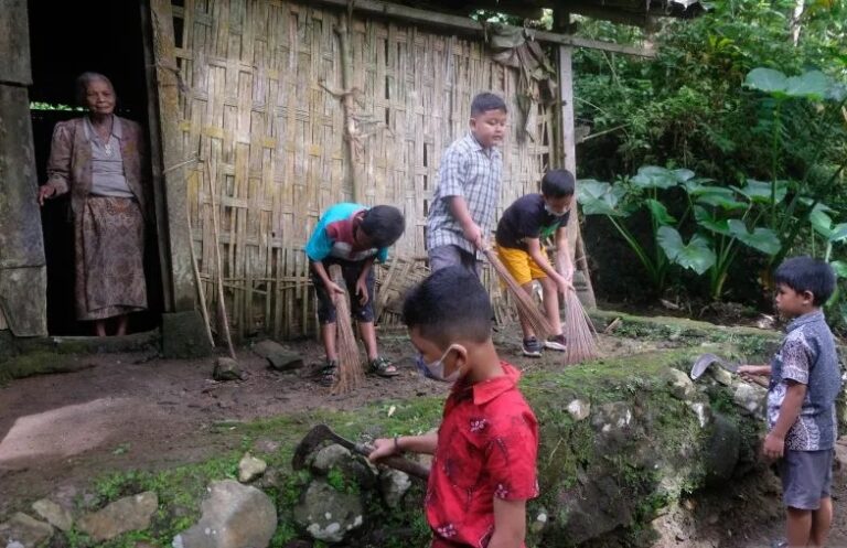 Cara Tumbuhkan Kepedulian Anak Terhadap Lingkungan