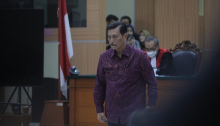 Luhut Pandjaitan Jengkel Disebut Haris sebagai ‘Lord’ dan Penjahat