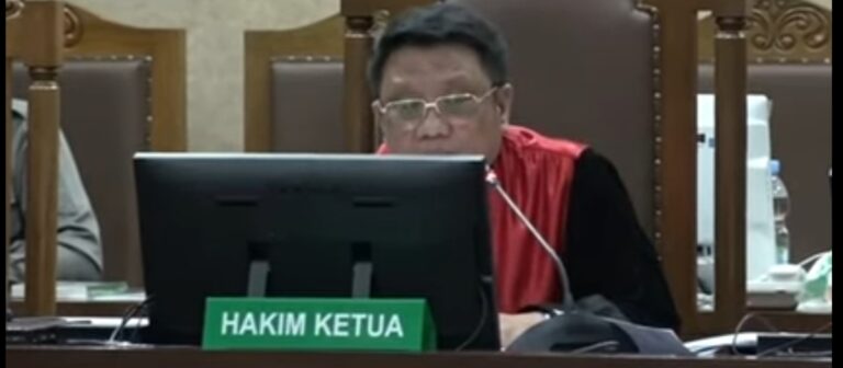 Sidang Perdana Lukas Enembe Ditunda, Ini Alasannya