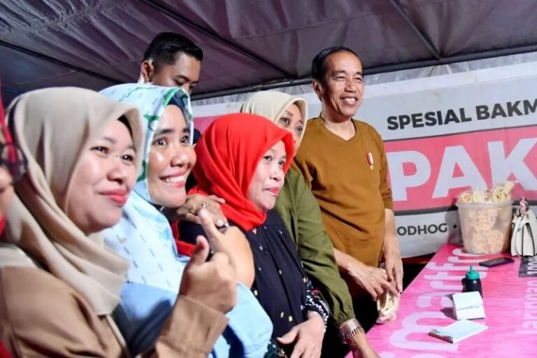 Kedatangan Jokowi Bikin Pemilik Warung Bakmi Jawa Kaget