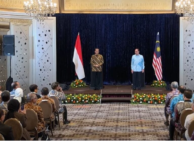 Jokowi Hormati Upaya PM Malaysia Lindungi PMI