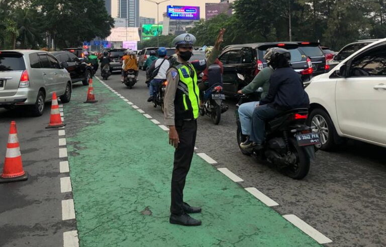 Hari Libur Nasional, Ganjil Genap dan Car Free Day Ditiadakan