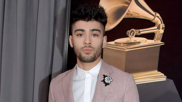 Zayn Malik Kasih Kode Comeback, Bikin Fans Histeris