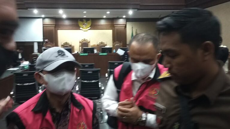 Pengacara Irwan Hermawan Juga Tolak Pasal TPPU Tudingan JPU