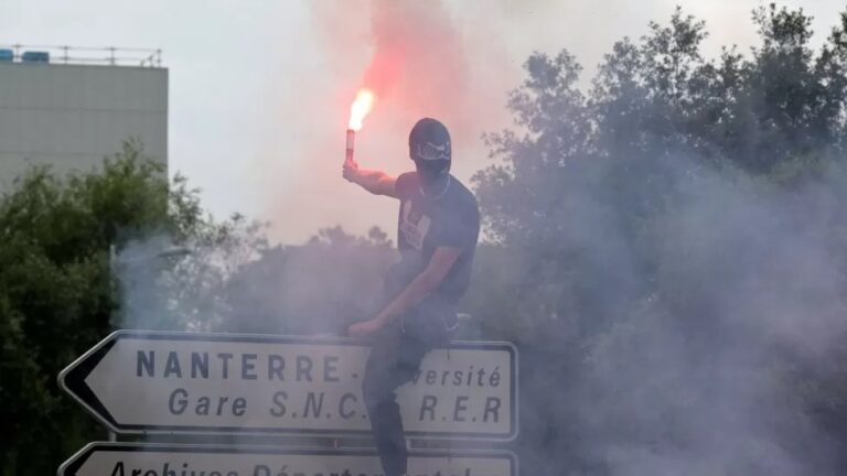 Kerusuhan di Paris, Kemlu Pastikan WNI Masih Aman