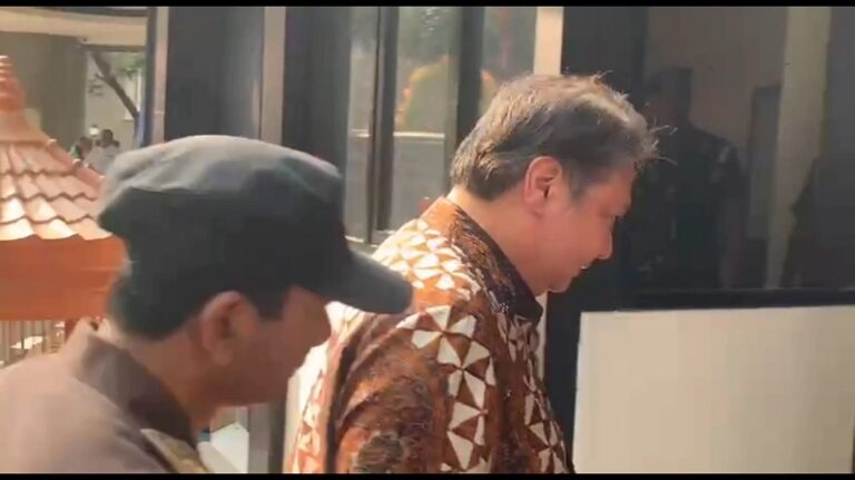 Menko Perekonomian Airlangga Hartarto Penuhi Panggilan Kejagung