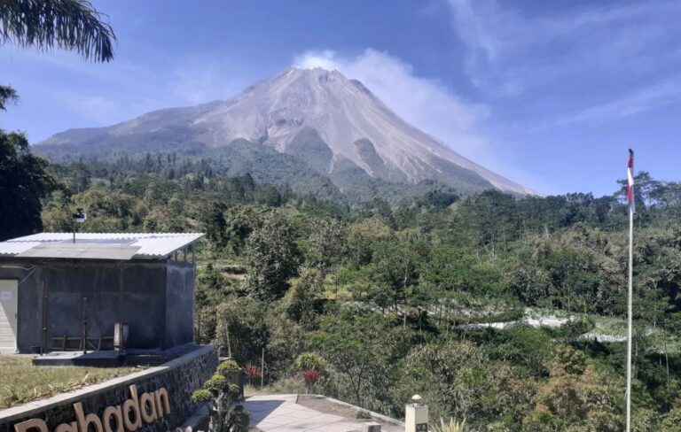 Rabu Pagi, Merapi Delapan Kali Luncurkan Guguran Lava Pijar