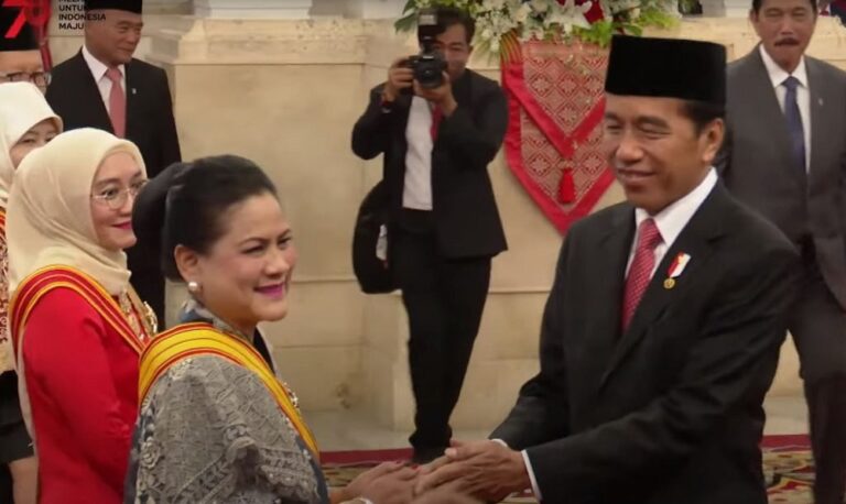 Iriana Jokowi Dituding Idap Queen Bee Syndrome, Apakah Itu?