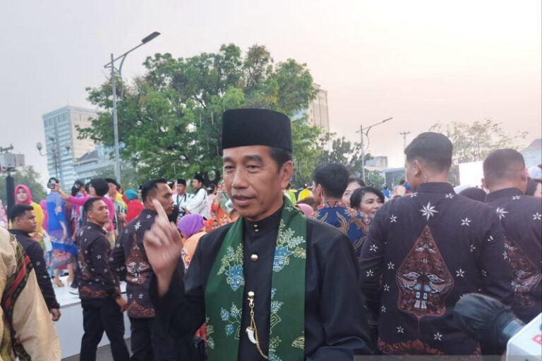 Presiden Jokowi Ingin Masyarakat Kembali Gemari Kebaya