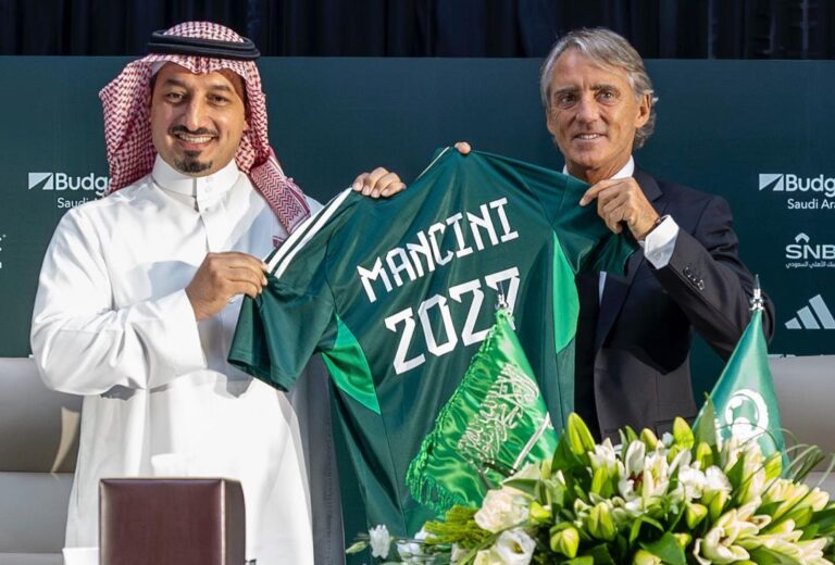 Pelatih Cagliari Kecam Mancini Hengkang ke Arab Saudi