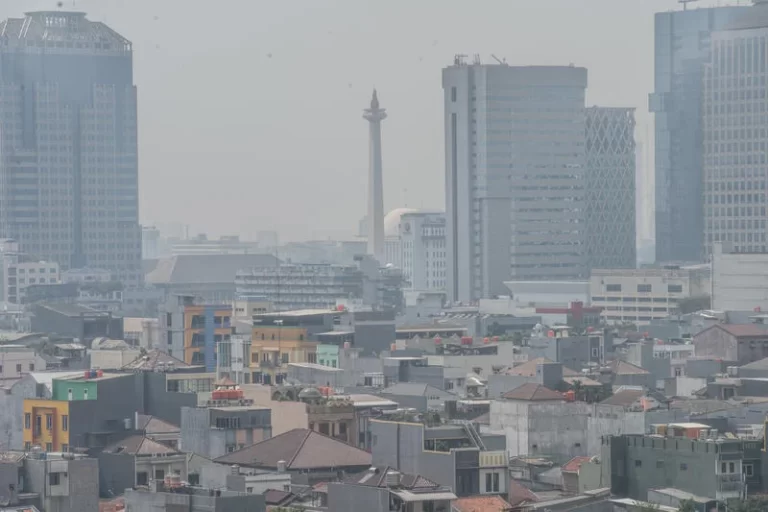 Mendagri Terbitkan Instruksi Pengendalian Polusi Udara di Jabodetabek