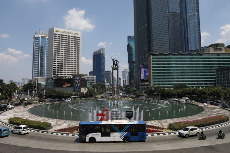 Cuaca Jakarta Hari Ini Masih Berawan hingga Hujan Ringan