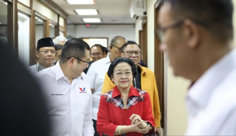 Megawati Ikut Hadiri Rapat TPN Ganjar Pranowo