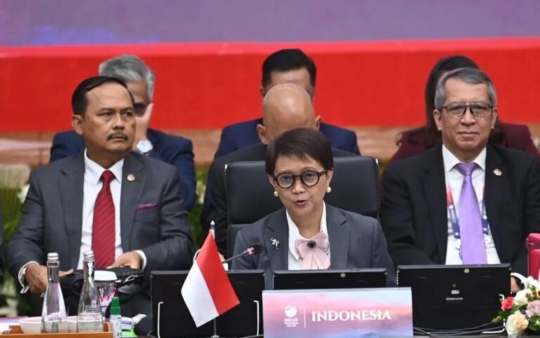 Menlu Retno Serukan Gencatan Senjata di Gaza