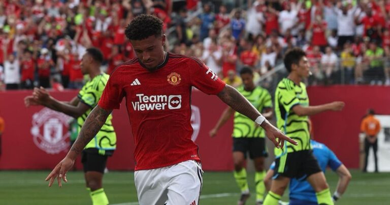 Man United Dikabarkan Siap Tendang Jadon Sancho