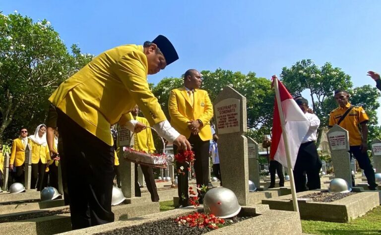 Airlangga Beberkan Alasan Berziarah ke TMPN Kalibata