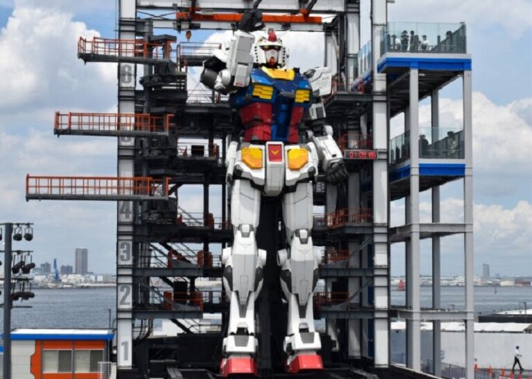 Sebuah Perusahaan Bikin Robot Mirip Gundam