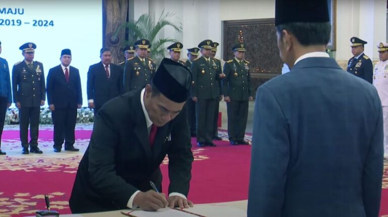 Presiden Jokowi Resmi Lantik Amran Sulaiman jadi Mentan