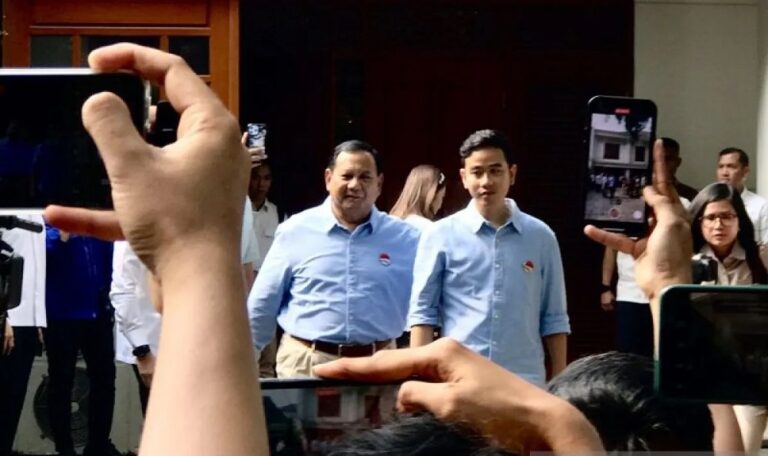 Jelang Hasil Perhitungan, Prabowo-Gibran Unggah Foto Barengan