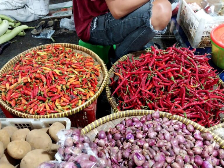 Harga Cabai Meroket, Pedagang-Ibu Rumah Tangga Linglung