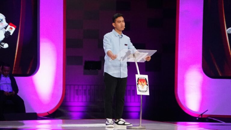 Gibran Bongkar Rahasia Saat Debat Cawapres, Ternyata Boleh Bawa Contekan