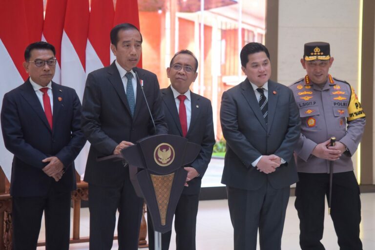 Presiden Jokowi saat akan terbang ke Filipina