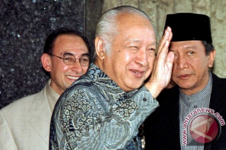 Hari Ini, 16 Tahun Lalu : Soeharto Tutup Usia, Begini Kisahnya