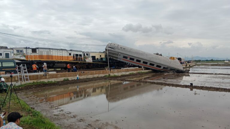 Pasca Adu Banteng KA di Cicalengka, Desakan Double Track di Jalur Selatan Menggema