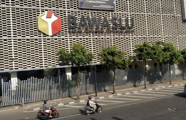 Bawaslu Jaksel Temukan Surat Suara Tertukar hingga Kurang di TPS