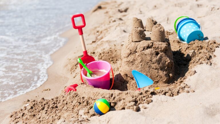 Gali Pasir di Pantai, Seorang Anak Terkubur Hidup-hidup