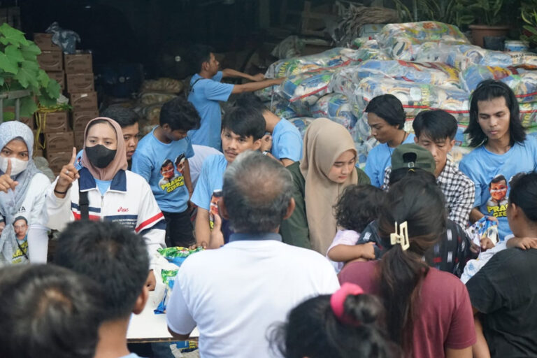 Tebus Sembako Murah GEMPITA di Kelapa Gading Barat