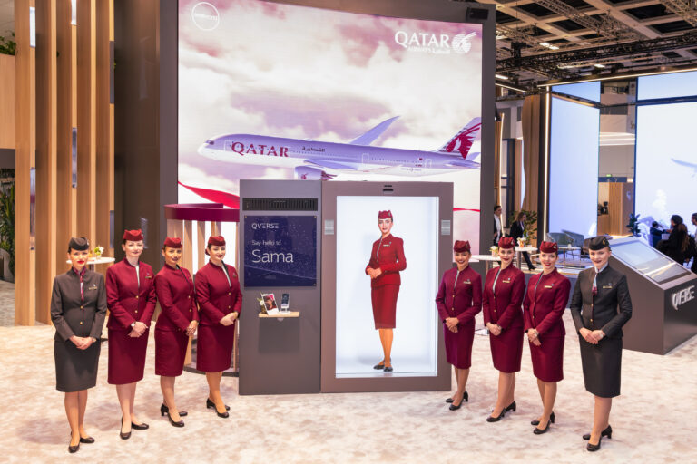 Qatar Airways Buat Pramugari AI Pertama di Dunia