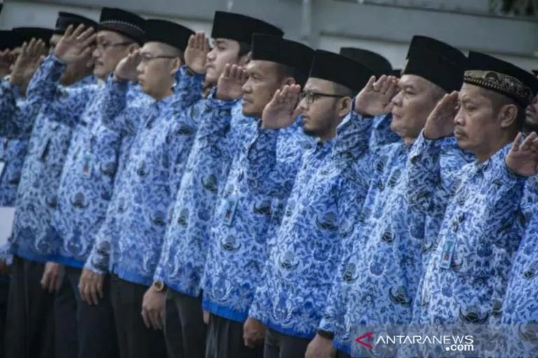 Lebaran ini THR PNS Cair 100 Persen