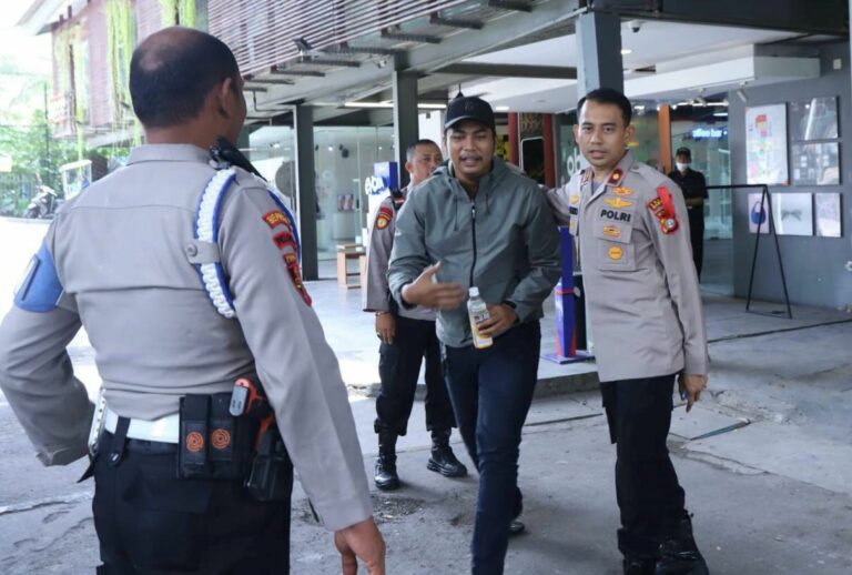 Gerak Cepat, Polisi Amankan Dua Pelaku Penusukan Pria di Cafe Jaksel