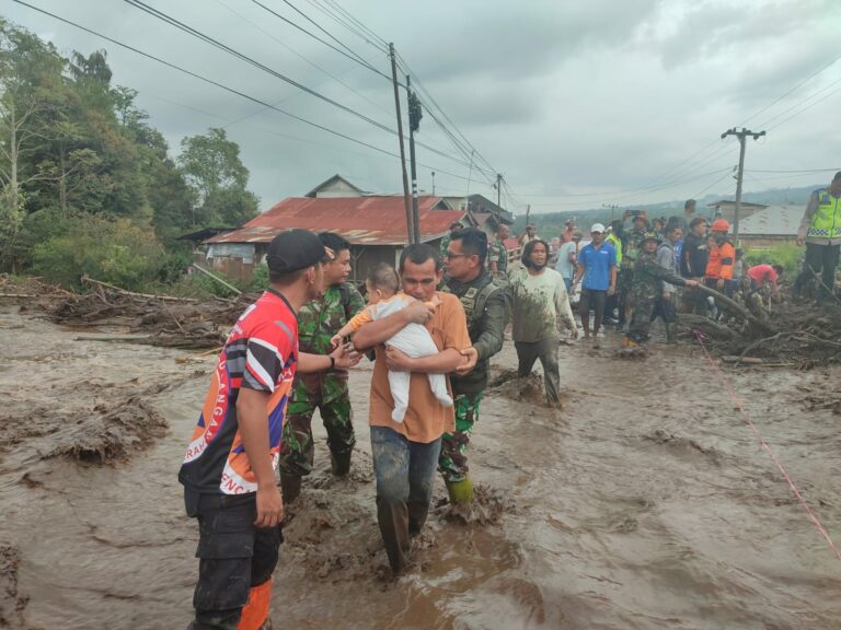 Banjir Bandang-Lahar Dingin Terjang Agam dan Tanah Datar