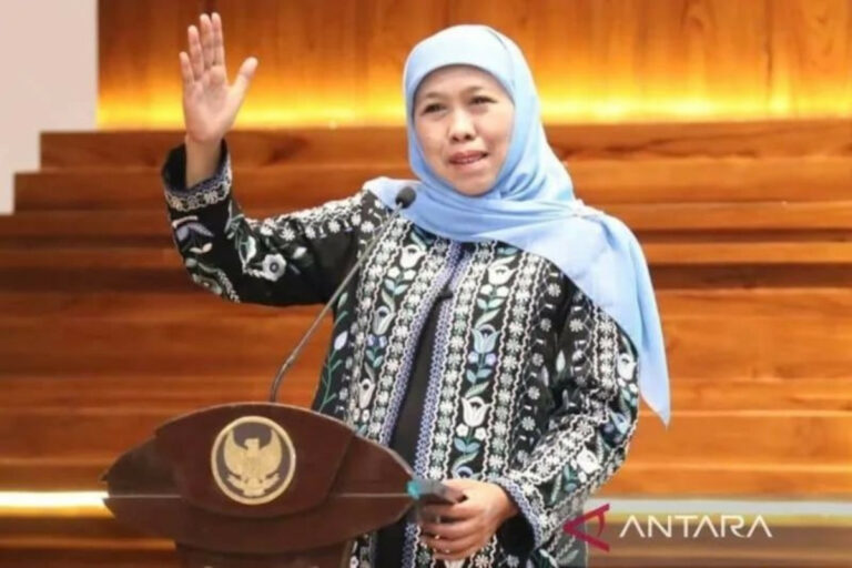 Soroti Bencana, Khofifah: Budaya Kerja Bakti Tidak Bisa Diremehkan