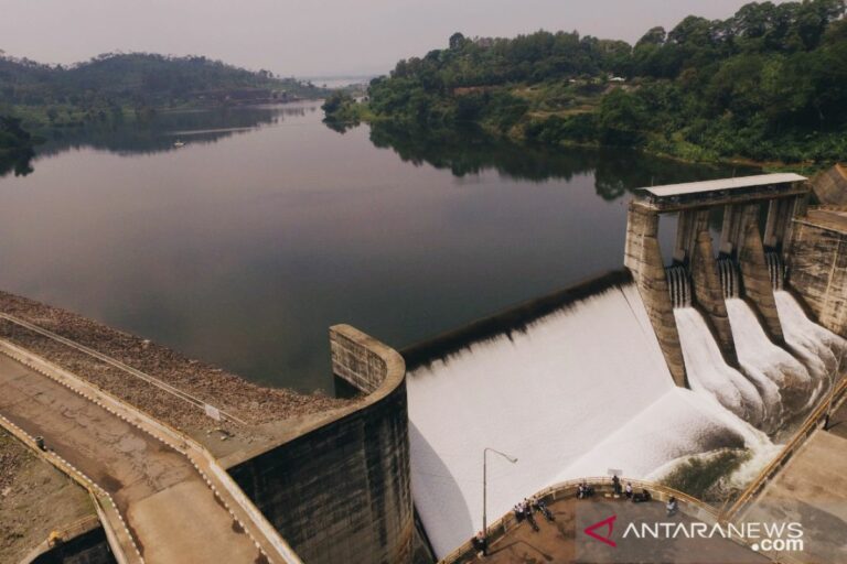 Cegah Kekeringan, Operasi Modifikasi Cuaca Isi 35 Waduk di Jawa