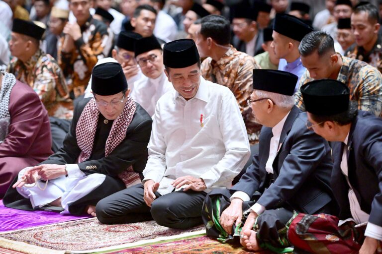 Pesan Khatib Masjid Istiqlal saat Salat Id Bersama Jokowi-Maâ€™ruf