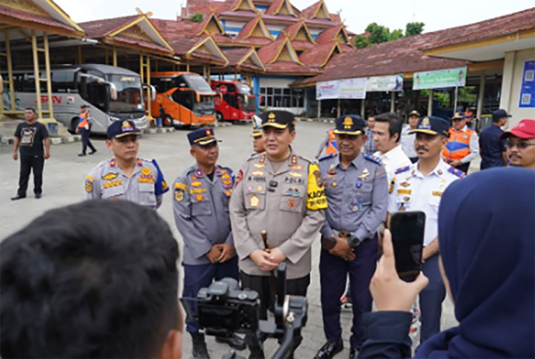 Kapolda Riau Tinjau Persiapan Arus Mudik di Pekanbaru dan Cek Kelayakan Kendaraan