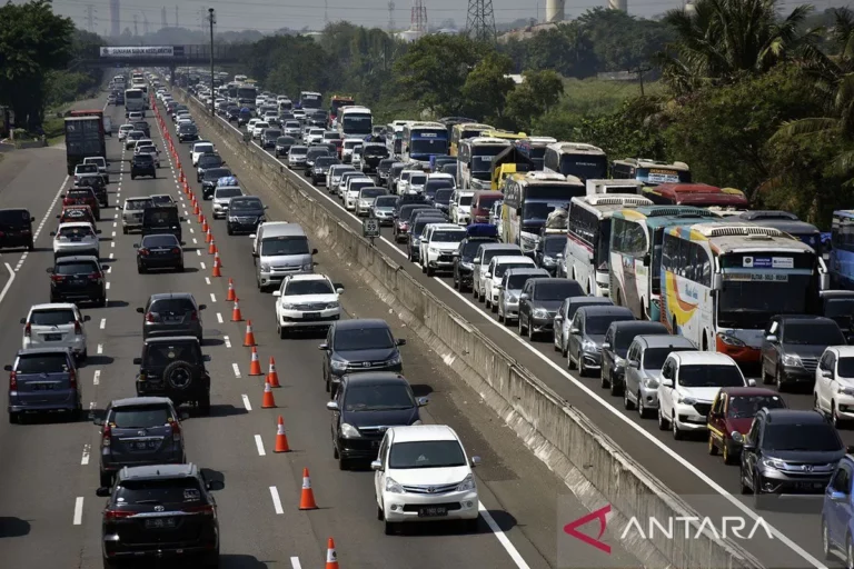 Prediksi Puncak Arus Balik : Pantura Tol Batang-Semarang Lancar, Cikampek Macet