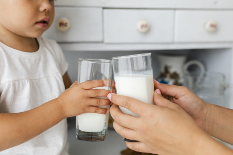 Temuan Gula Berlebihan pada Susu Ancam Tumbuh Kembang Anak