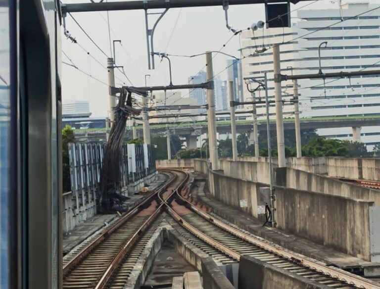 Crane di Gedung Kejagung RI Jatuh Timpa Rel MRT, Polisi Pastikan Tak Ada Korban