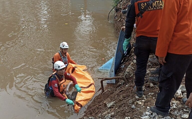 Pria Tenggelam di Bantaran Kali Pesanggrahan Ditemukan Tewas