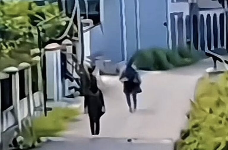 Wanita di Bekasi Tersungkur Usai Dilempar Batu OTK, Polisi Buru Pelaku