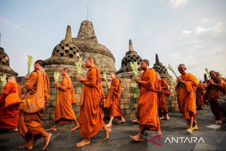 Waisak 2024, Kawasan Candi Borobudur Cerah Berawan