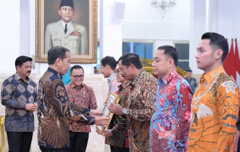 Provinsi Jawa Tengah Raih â€œDigital Government Awardâ€ dari Presiden Jokowi